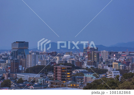 福岡市天神の夕景 福岡市天神の夕景 108182868