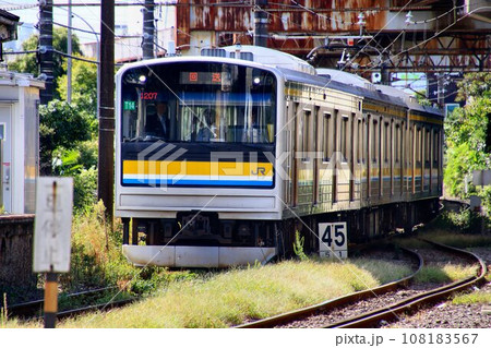 ここは今も昭和…鶴見線・205系 108183567
