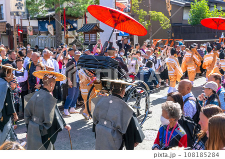 231010秋の高山祭イラストz307 108185284