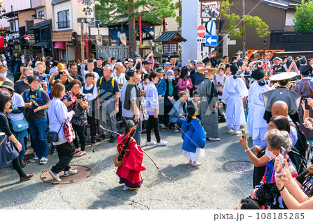 231010秋の高山祭イラストz300 108185285