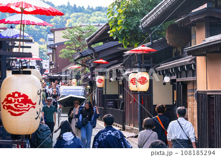 231010秋の高山祭イラストg252 108185294