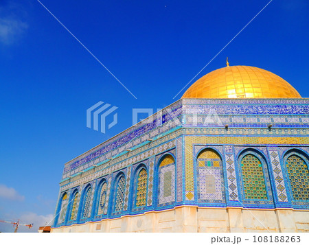 青空に映える岩のドーム 青空に映える岩のドーム 108188263