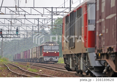 千歳線　北広島ー上野幌　JR貨物　DF200-60（鷲別） 108189620