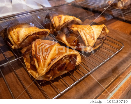 北海道　札幌　紅葉　定山渓　秋　温泉　パン　アップルパイ 108189710