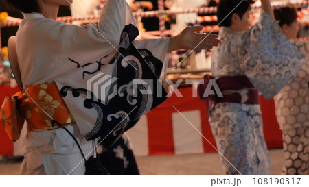 盆踊りの浴衣 108190317