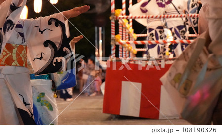 見事な浴衣と盆踊り 108190326