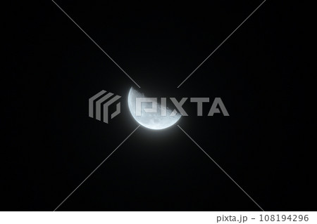 北杜市白州町、月齢21.1十月下弦の月 108194296