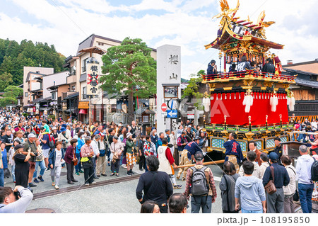 231010秋の高山祭イラストz541 108195850