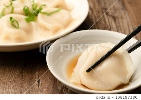 水餃子 箸あげ 水餃子 箸あげ 108197380