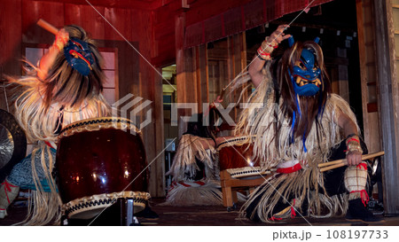 なまはげ太鼓　男鹿半島柴灯祭り　秋田県 108197733