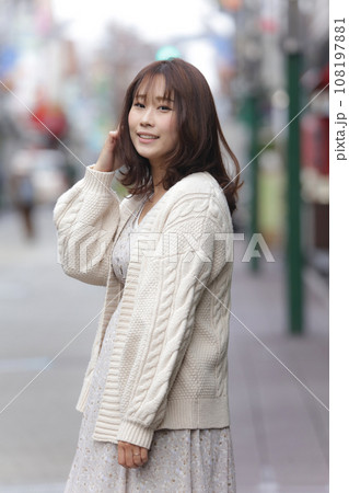 笑顔の女性 笑顔の女性 108197881