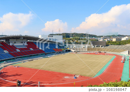 改装中の神戸総合運動公園の陸上競技場 改装中の神戸総合運動公園の陸上競技場 108198047