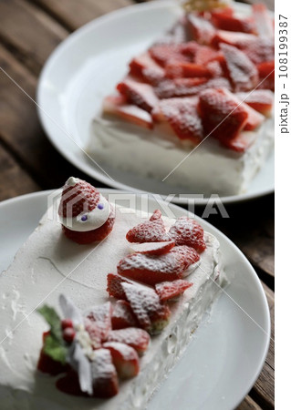 手作りのクリスマスケーキ　いちごケーキ 108199387