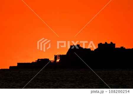 軍艦島の夕景 軍艦島の夕景 108200254