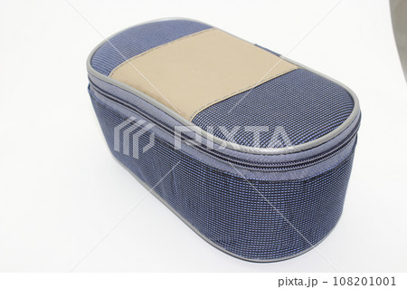 A picture of lunchbox on white background 108201001