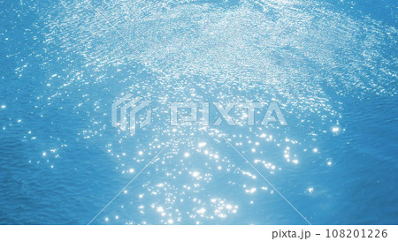 広がっていく海面の輝き　16:9 108201226