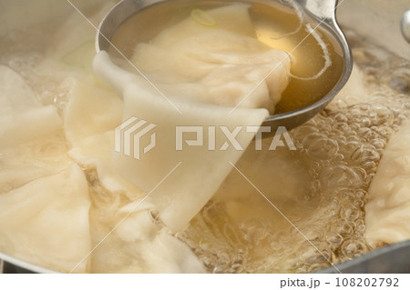 ワンタン  おたま 108202792