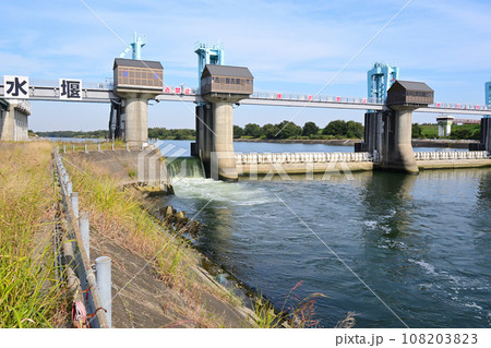 東京都の水道水を取水している秋ヶ瀬の取水堰 108203823