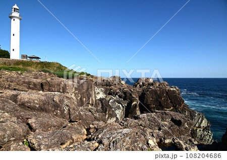 本州最東端の地 に立つトドヶ埼灯台 108204686