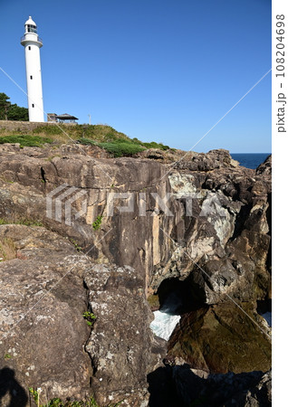 本州最東端の地 に立つトドヶ埼灯台 本州最東端の地 に立つトドヶ埼灯台 108204698