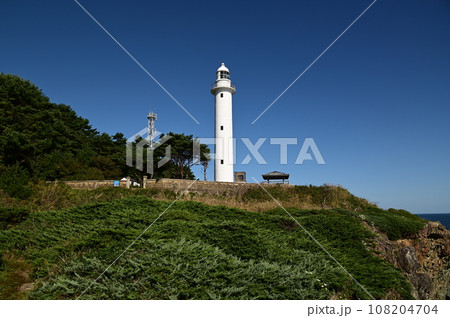 本州最東端の地 に立つトドヶ埼灯台 108204704