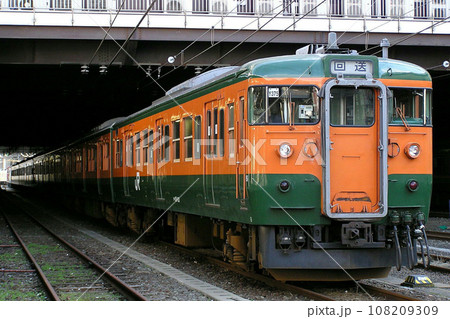 JR大宮工場に入場する宇都宮線115系電車（廃車回送） 108209309
