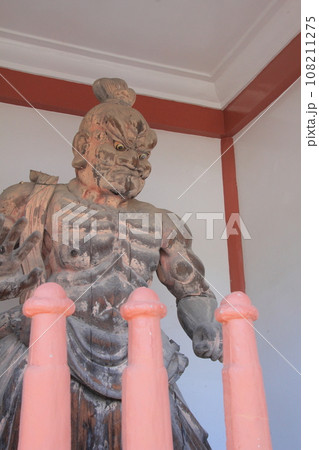 四国霊場第2番札所「極楽寺」金剛力士像 四国霊場第2番札所「極楽寺」金剛力士像 108211275
