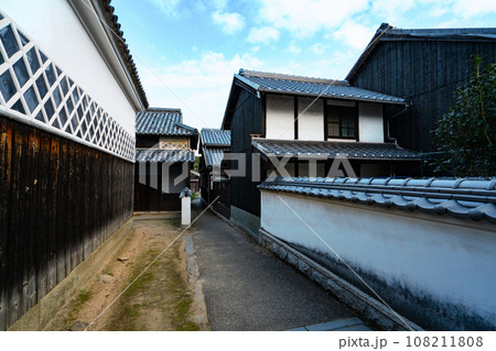 【重要伝統的建造物群保存地区】笠島の路地の風景1　香川県丸亀市本島 108211808