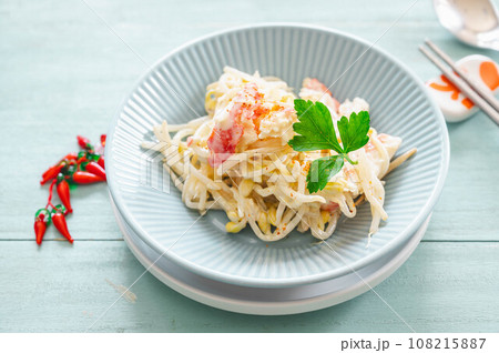 豆もやしとカニカマのマヨサラダ 豆もやしとカニカマのマヨサラダ 108215887