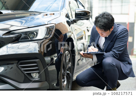 車　ディーラー　点検　査定 108217571