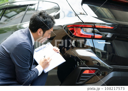 車　ディーラー　点検　査定 108217573