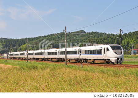 北陸本線　牛ノ谷ー大聖寺　JR西日本　683系　S05+S28編成（金沢）　しらさぎ 108222688