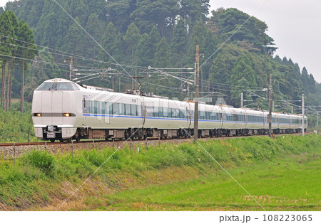 北陸本線 牛ノ谷ー大聖寺 JR西日本 683系 T44編成(金沢) サンダーバード 北陸本線 牛ノ谷ー大聖寺 JR西日本 683系 T44編成(金沢) サンダーバード 108223065
