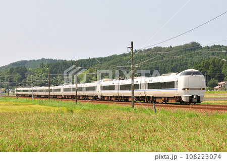 北陸本線　牛ノ谷ー大聖寺　JR西日本　683系　R11+T36+T02編成（金沢）　サンダーバード 108223074