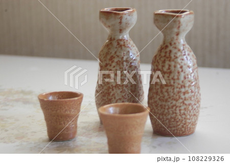 おちょこ おちょこ 108229326