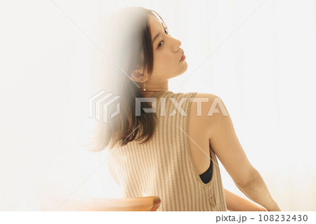 美しい女性のポートレート 美しい女性のポートレート 108232430