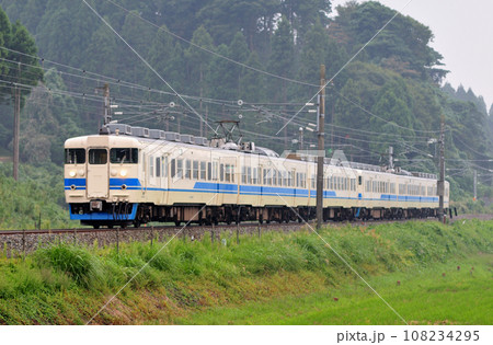 北陸本線 牛ノ谷ー大聖寺 JR西日本 413系 B06+B01編成(金沢) 北陸本線 牛ノ谷ー大聖寺 JR西日本 413系 B06+B01編成(金沢) 108234295