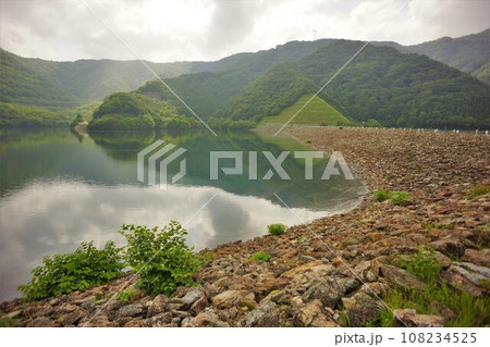 大内ダムの堤体とダム湖 大内ダムの堤体とダム湖 108234525