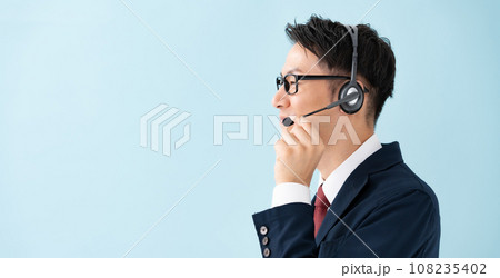 ビジネスマン　ミドル　ヘッドセット 108235402