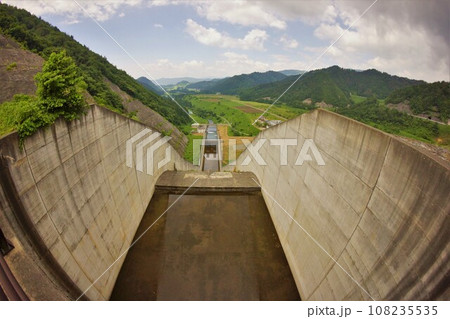 日中ダムの洪水吐 日中ダムの洪水吐 108235535