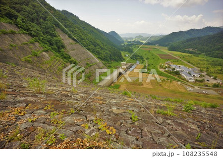日中ダム天端からの下流 日中ダム天端からの下流 108235548