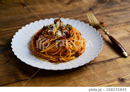 ソーセージのトマトソースパスタ ソーセージのトマトソースパスタ 108235645