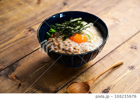 納豆とろろ丼 108235676