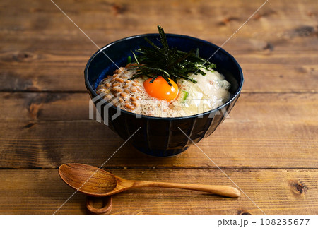 納豆とろろ丼 108235677