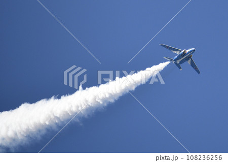 青空を飛行するブルーインパルス <エアフェスタ浜松> 青空を飛行するブルーインパルス <エアフェスタ浜松> 108236256