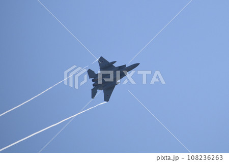 青空を飛行するブルーインパルス ＜エアフェスタ浜松＞ 108236263