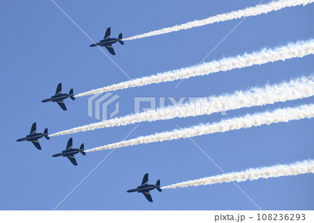 青空を飛行するブルーインパルス <エアフェスタ浜松> 青空を飛行するブルーインパルス <エアフェスタ浜松> 108236293