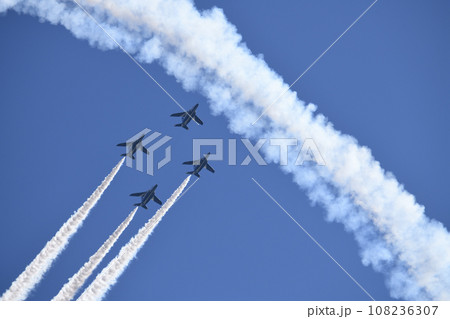 青空を飛行するブルーインパルス <エアフェスタ浜松> 青空を飛行するブルーインパルス <エアフェスタ浜松> 108236307