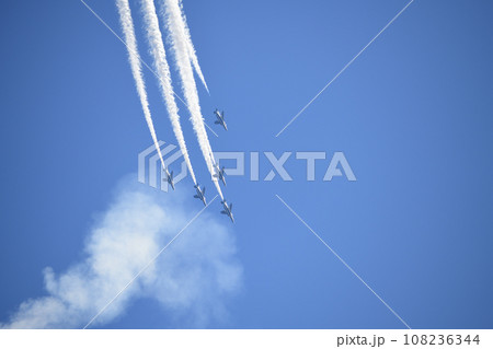 青空を飛行するブルーインパルス <エアフェスタ浜松> 青空を飛行するブルーインパルス <エアフェスタ浜松> 108236344