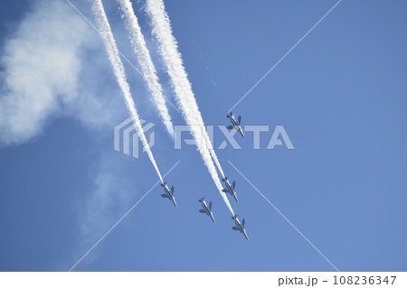 青空を飛行するブルーインパルス <エアフェスタ浜松> 青空を飛行するブルーインパルス <エアフェスタ浜松> 108236347